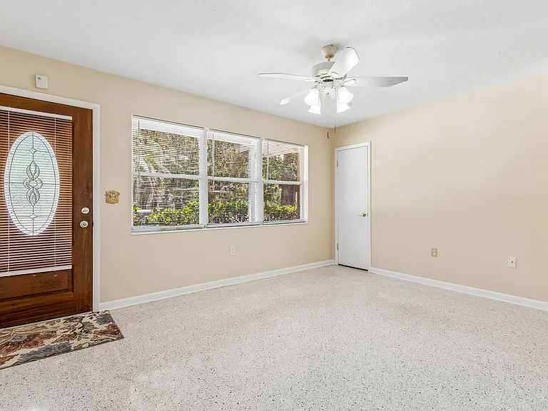 2406 Husson Ave — Photo 7