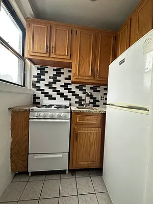 Rented by Green Home NY Realty LLC | media 4