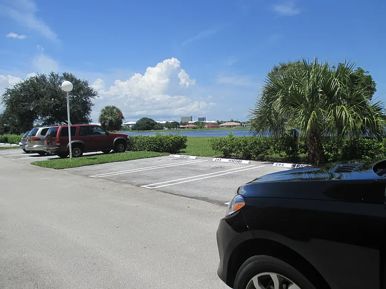 470 Executive Center Dr #2K — Photo 19