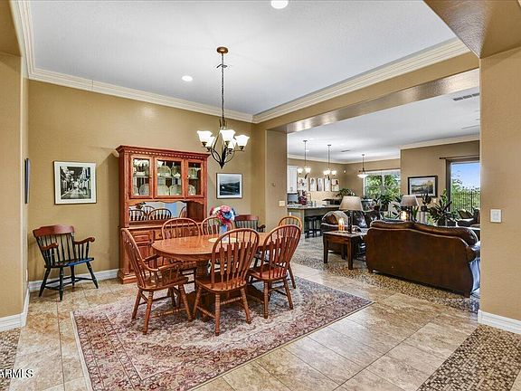 4th image of 2261 N BEVERLY Place