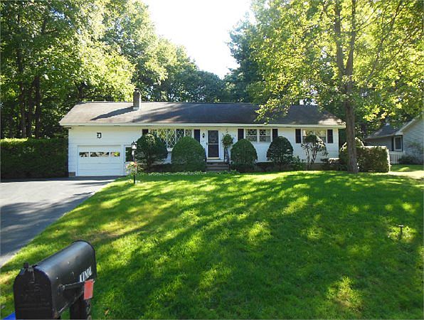 1st image of 324 Moonlight Dr