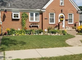 7 N Melrose Ave, Elgin, IL 60123