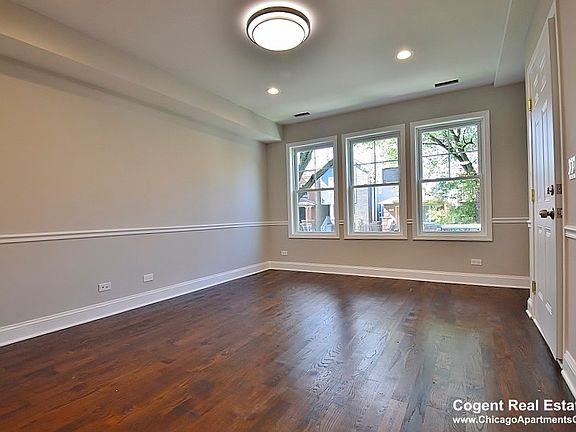 5th image of 2731 N Hamlin Ave #1