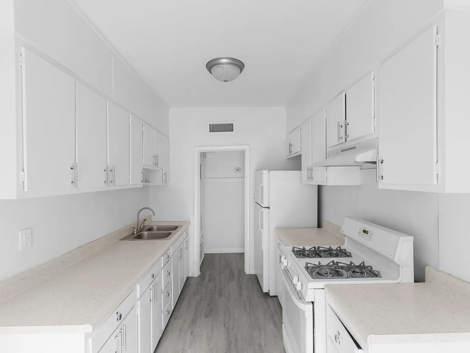 Oakmont Apartments — Photo 3