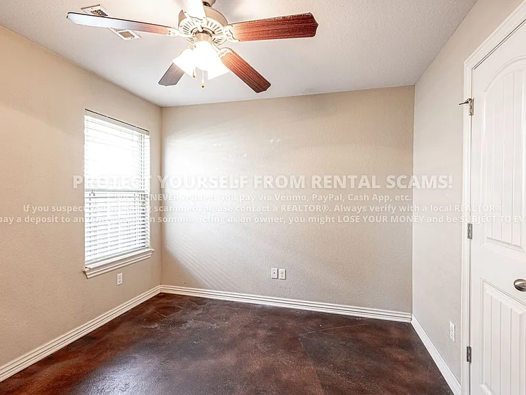 159 E Madrid St — Photo 10
