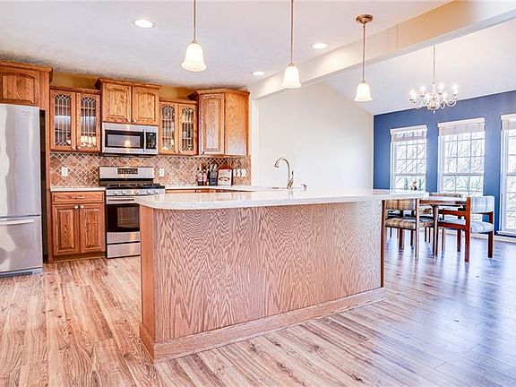 3rd image of 4643 Riverrock Way