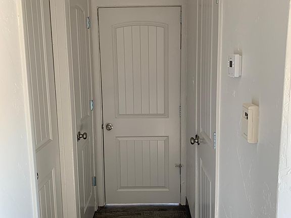 5th image of 1185 W Hadley Ave
