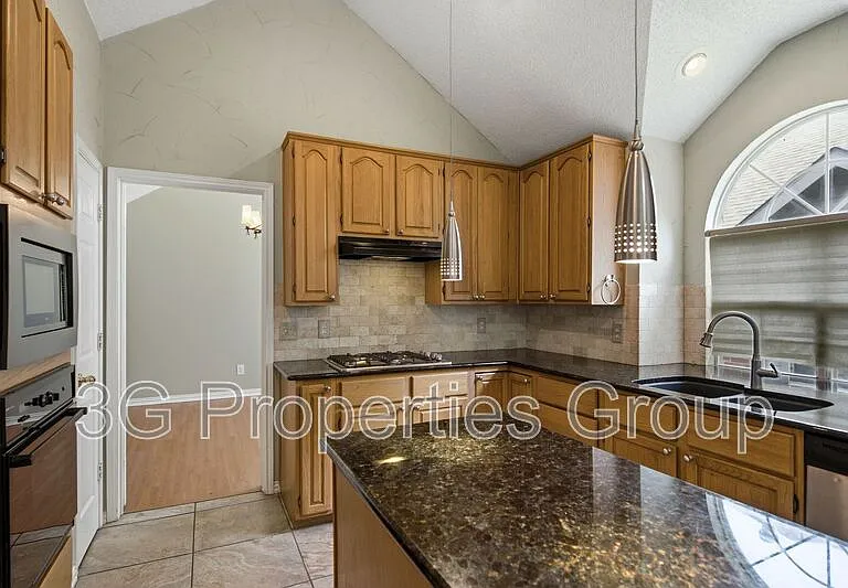 2109 Gisbourne Dr — Photo 27