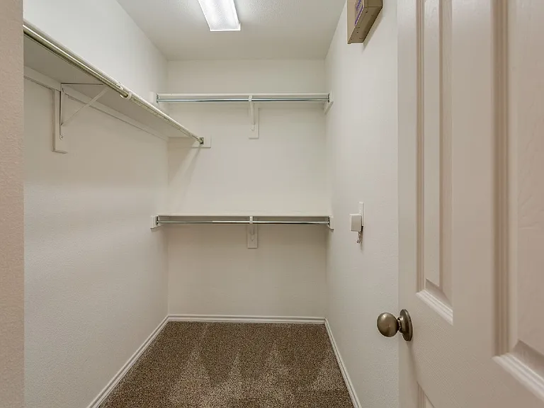 4168 Kyndra Cir — Photo 18
