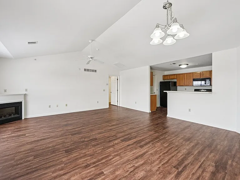 Spring Creek Apartments — Photo 165