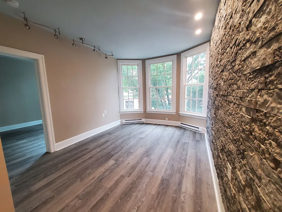 55-57 S Potomac St #201