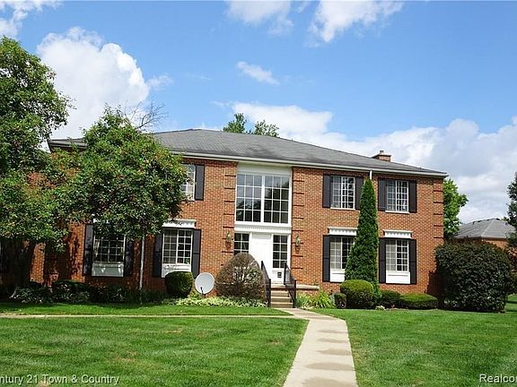 3rd image of 616 E Fox Hills Dr #84