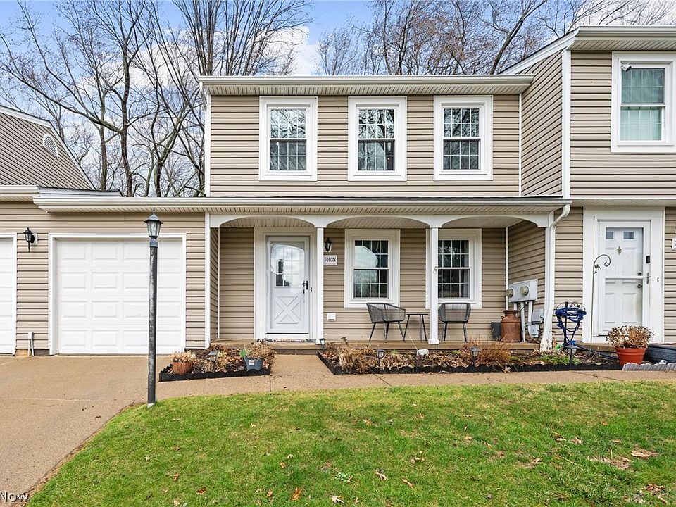 1st image of 7403 N Chestnut Commons Dr