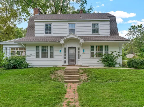 2131 Massachusetts St, Lawrence, KS 66046