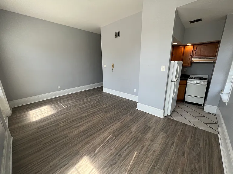 1501 W Girard Ave #D — Photo 2