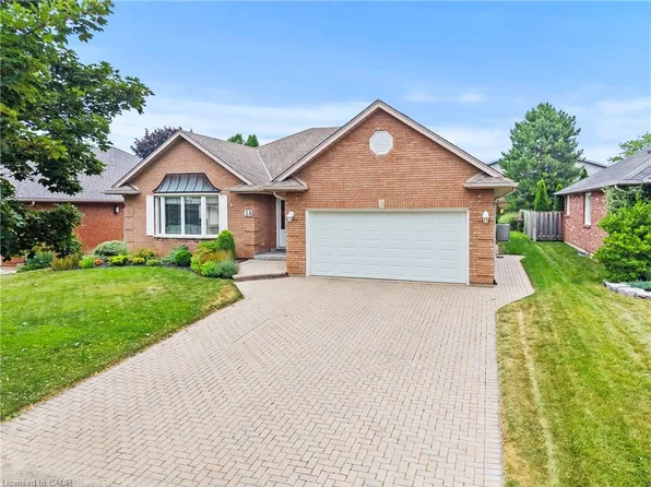 28 Heritage Ln, Welland, ON L3C 6Z3