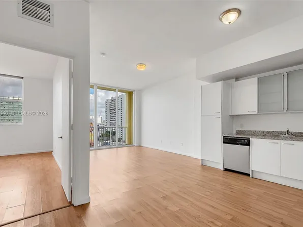 1350 NW 8th Ct, Miami, FL