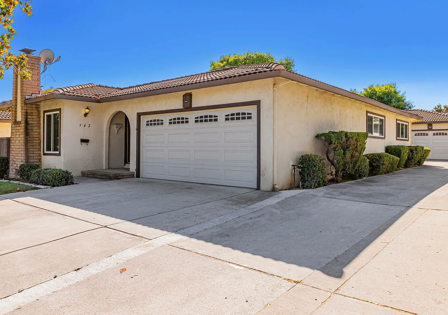 Updated Duplex in Sunnyvale — Photo 3
