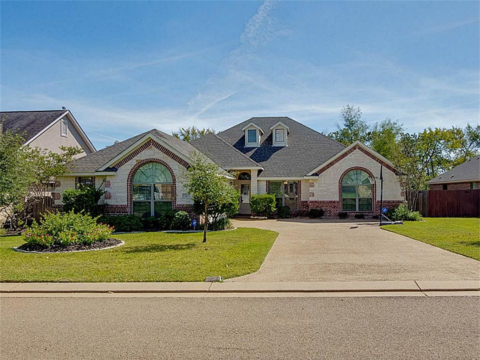 1st image of 2447 Newark Cir