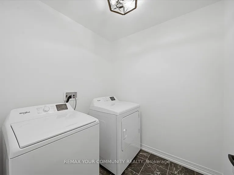 26 Flan Blvd — Photo 8