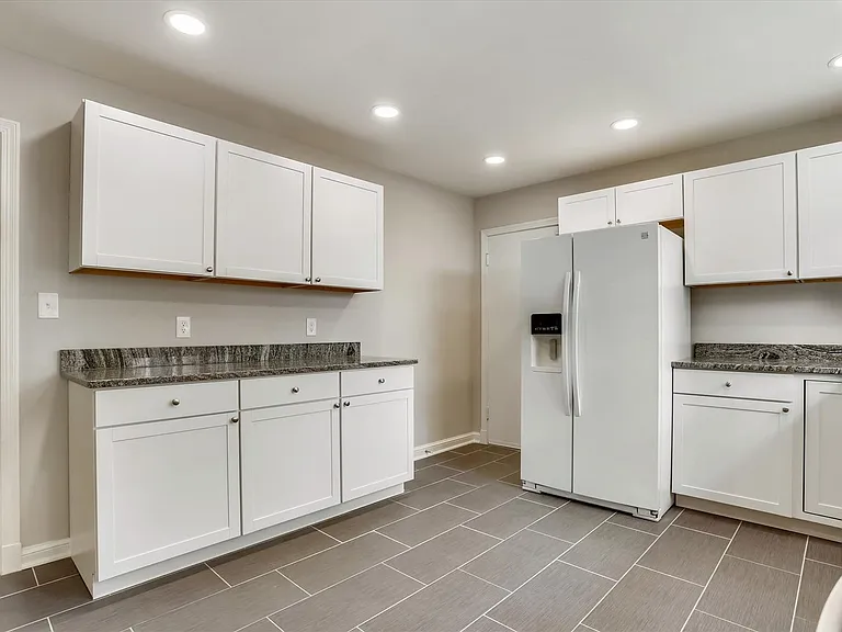 3303 Winnett Rd — Photo 6