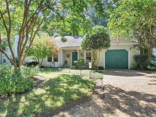 244 Ashridge Ln, Newport News, VA 23602
