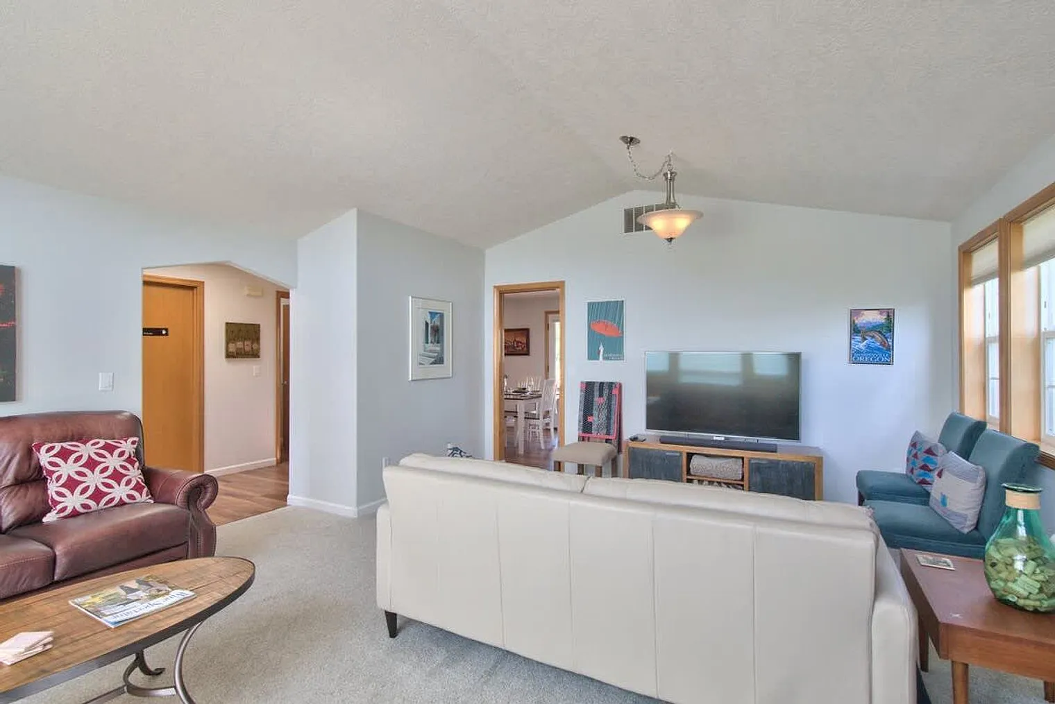 2 bed, 2.0 bath, 1560 sqft, $7,464 — Photo 4
