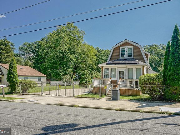2nd image of 620 Oak Ave