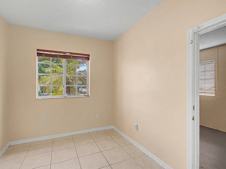 15339 SW 32nd Ter — Photo 22