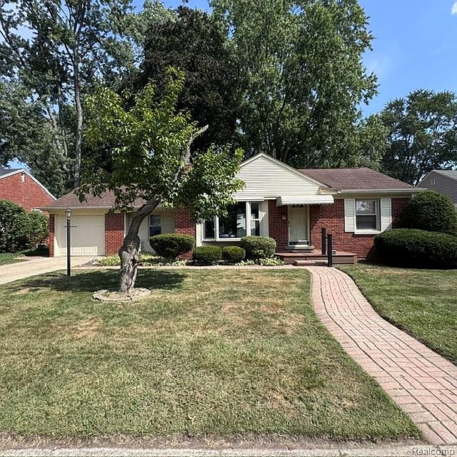 1st image of 23136 Lilac St