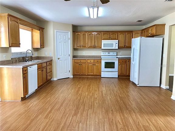 3rd image of 573 Cody Caleb Dr