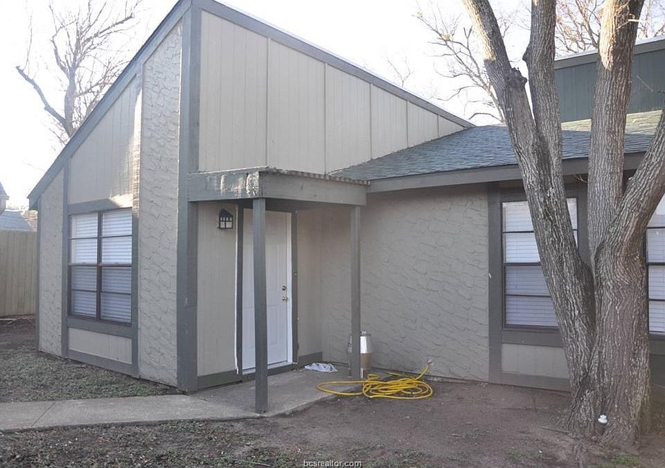 1st image of 404 Aurora Ct