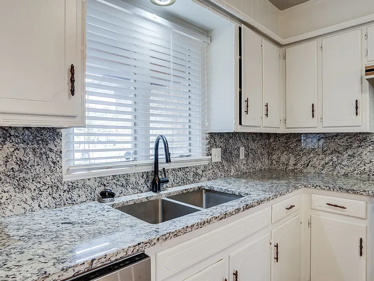 810 Mimosa Ave — Photo 16