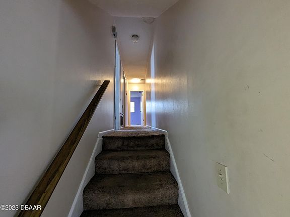 5th image of 79 Woodview Dr