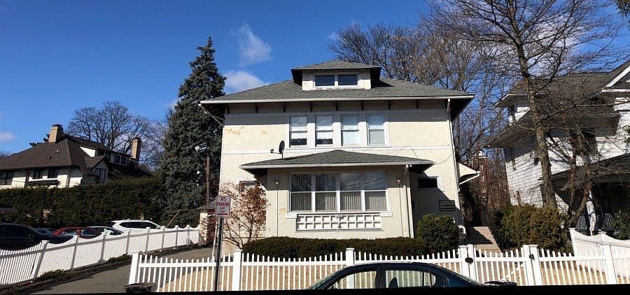1st image of 110 Valley Rd