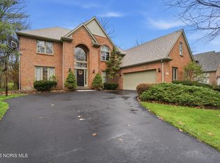 606 Forest Lake Dr, Holland, OH 43528