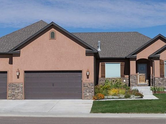 3rd image of 3413 Scott Dr
