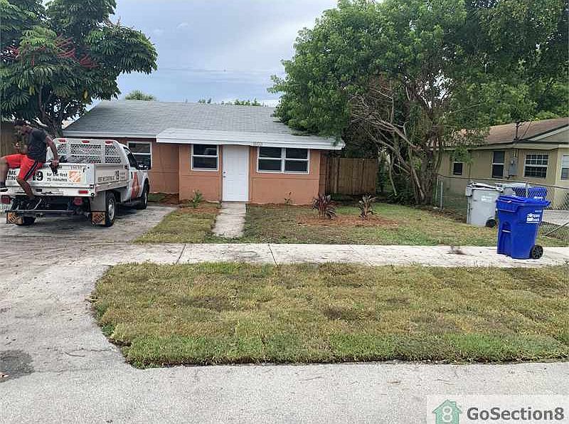 1st image of 803 NW 4th Ave