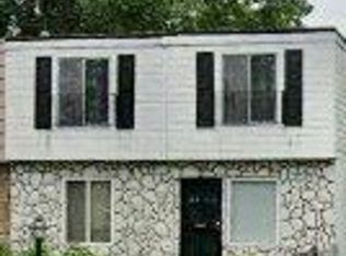 6904 S Parnell Ave, Chicago, IL 60621