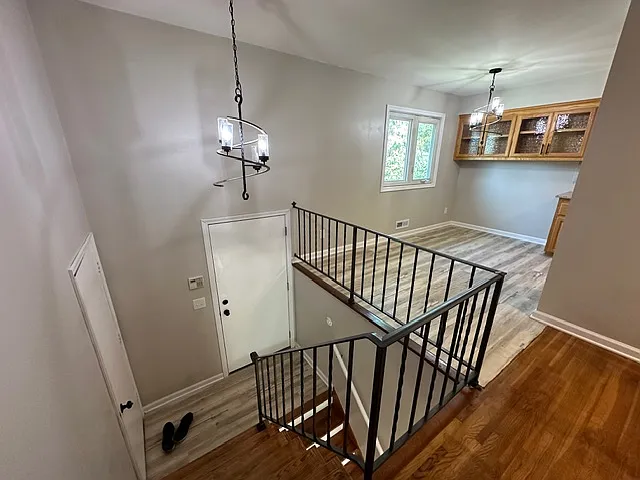 15476 Pennock Ln — Photo 6