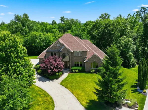 434 Royal Crest Dr, Fort Wayne, IN 46814