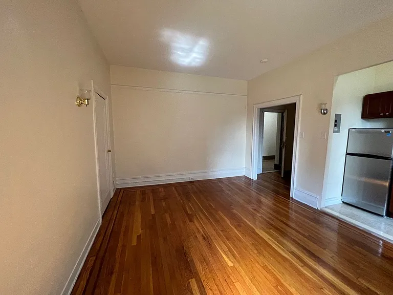 Sevilla Grande - Renovated Units at Journal Square Path — Photo 12