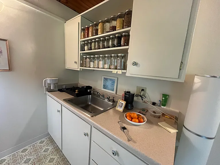 Galley kitchen (Large 1BR upstairs)
