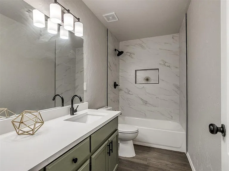 13300 S Robinson Ave — Photo 17