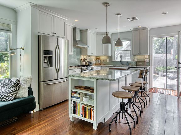 4th image of 1020 7th St