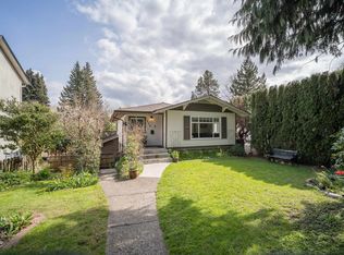 1119 Cloverley St, North Vancouver, BC V7L 1N7