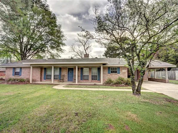 225 S Williams Ave, Natchitoches, LA 71457