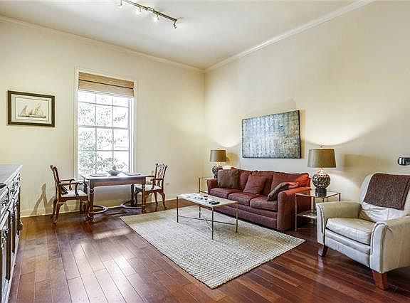 3rd image of 330 Julia St APT 304
