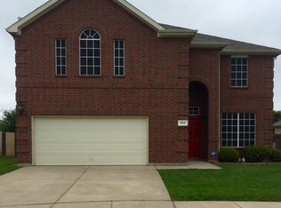 560 Creekbend Ct, Crowley, TX 76036