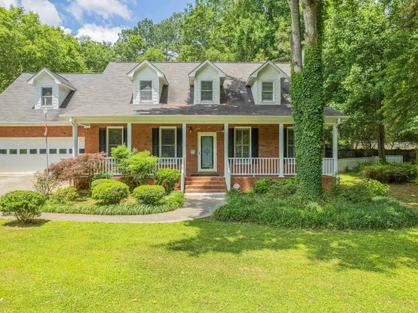 1041 Keeneland Dr, Bogart, GA 30622